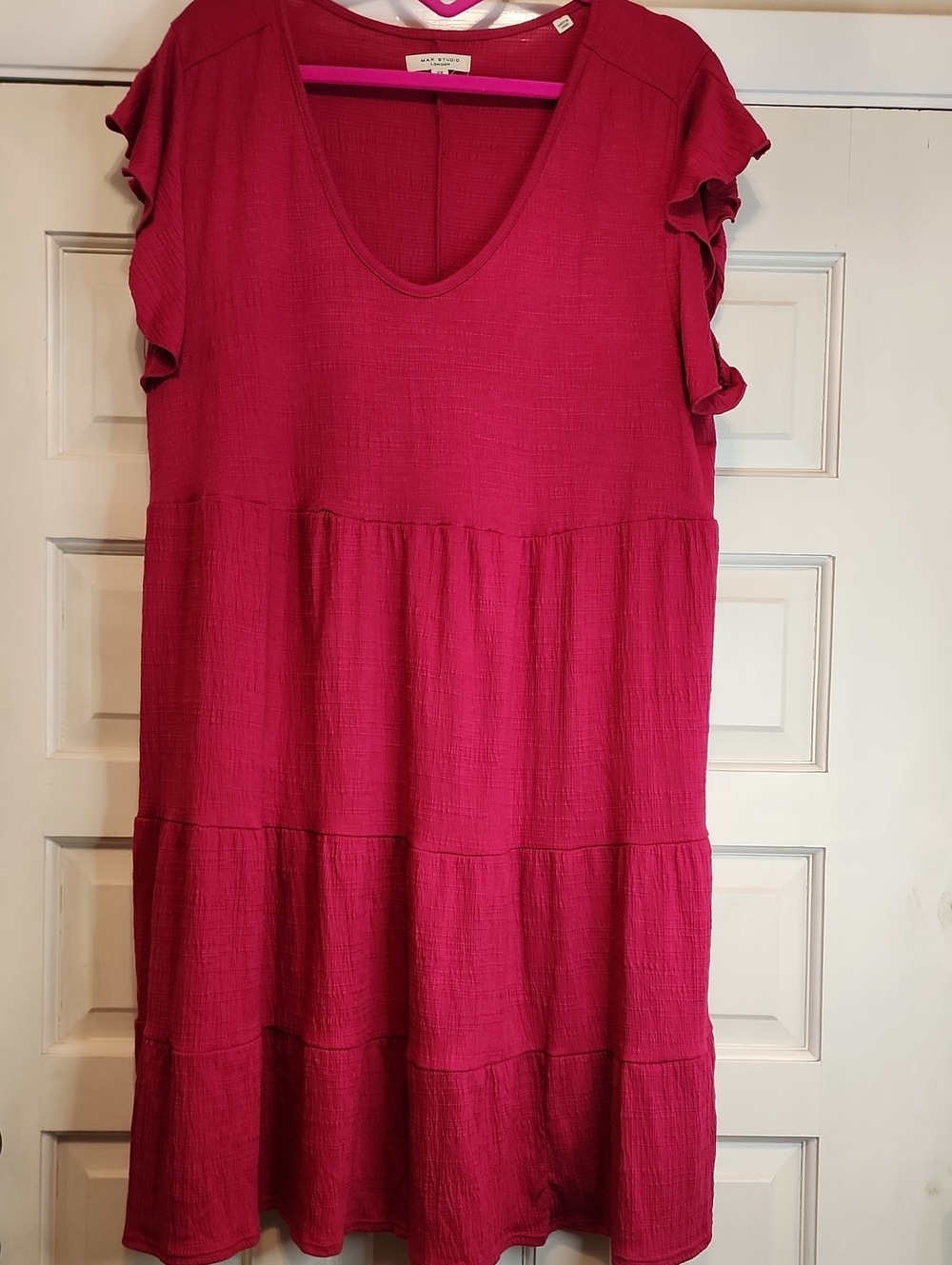 Max Studio Dress Tiered Mid Knee in Deep Pink Krinkle Material Ruffled